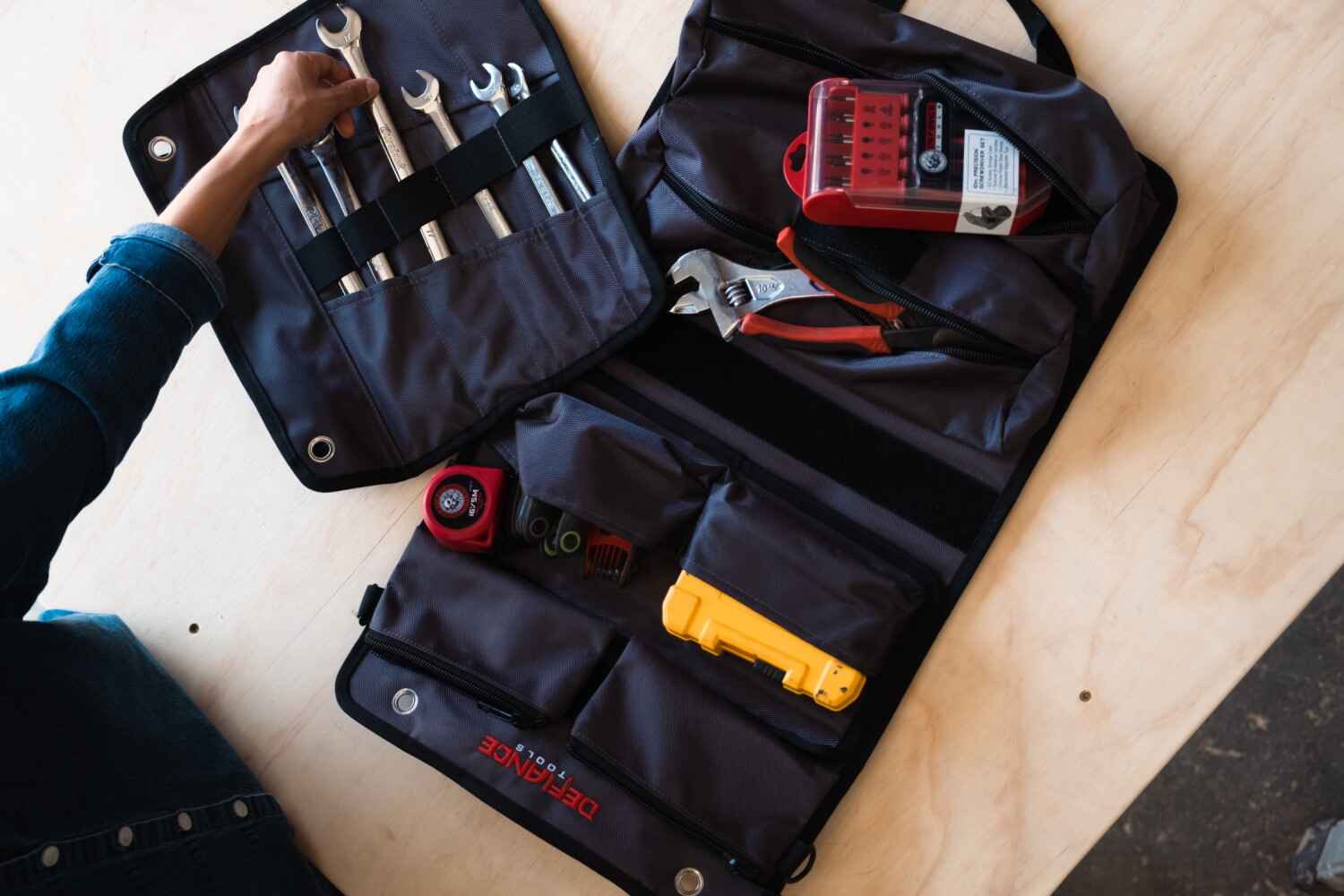 Expedition tool roll organizer